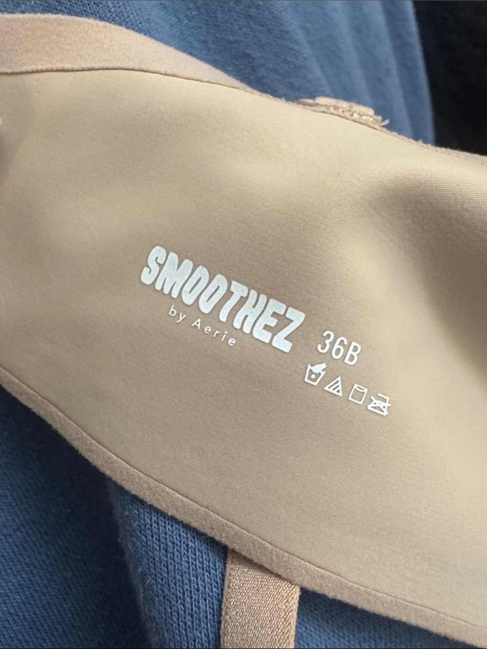 Aerie SMOOTHEZ Nude Seamless Bra Size 36B – Wireless Smoothing